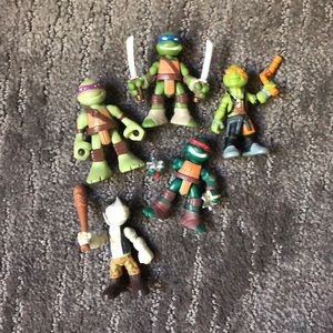 Ninja turtles mini figures